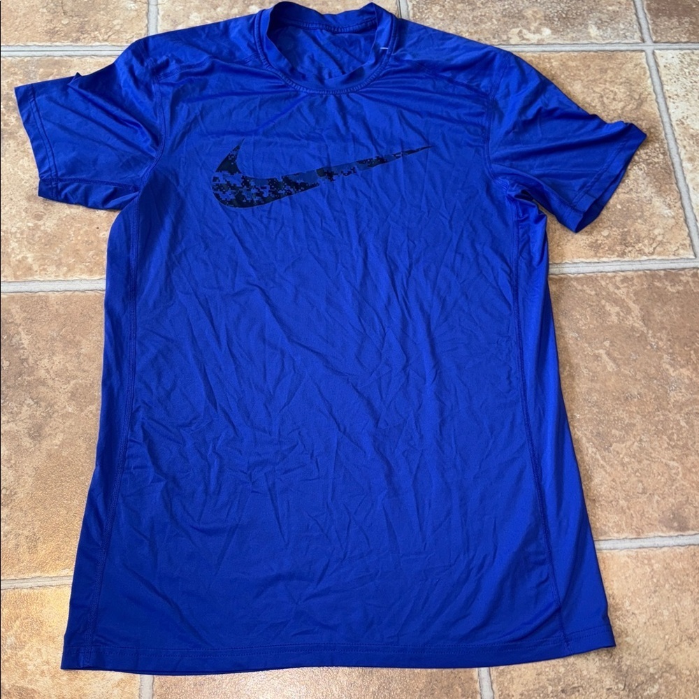 Nike Royal Blue Sports Tee dry fit medium short sleeve men’s